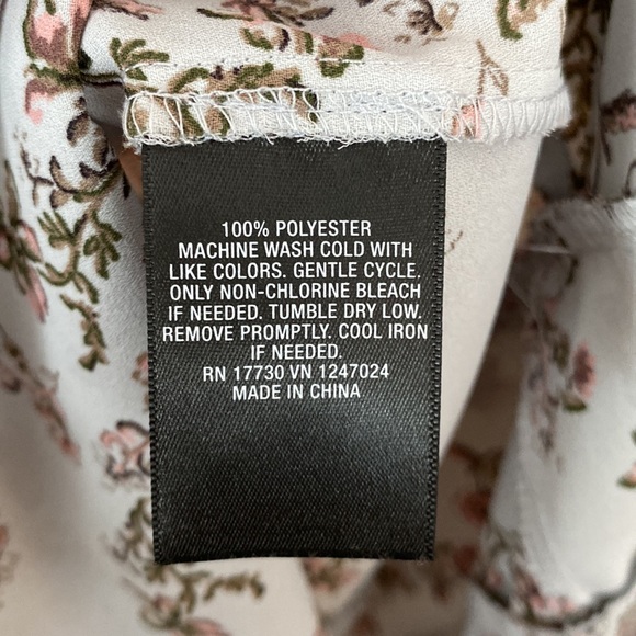 Mossimo light blue floral top L - Picture 5 of 5